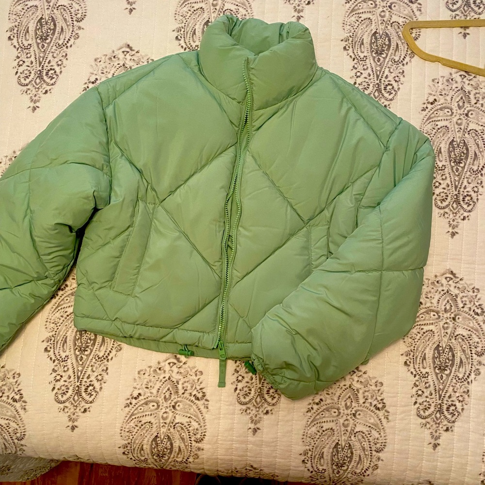 Cropped puffer jacket
